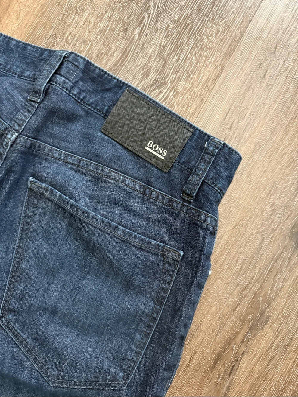 Hugo Boss Men's Indigo Straight-Leg Lightweight Jeans size 30